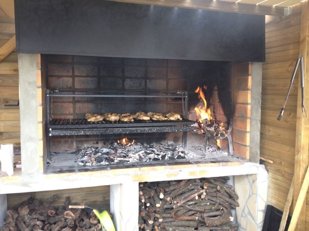 panier a buches et grille barbecue 125x60 avec transformation de fixation